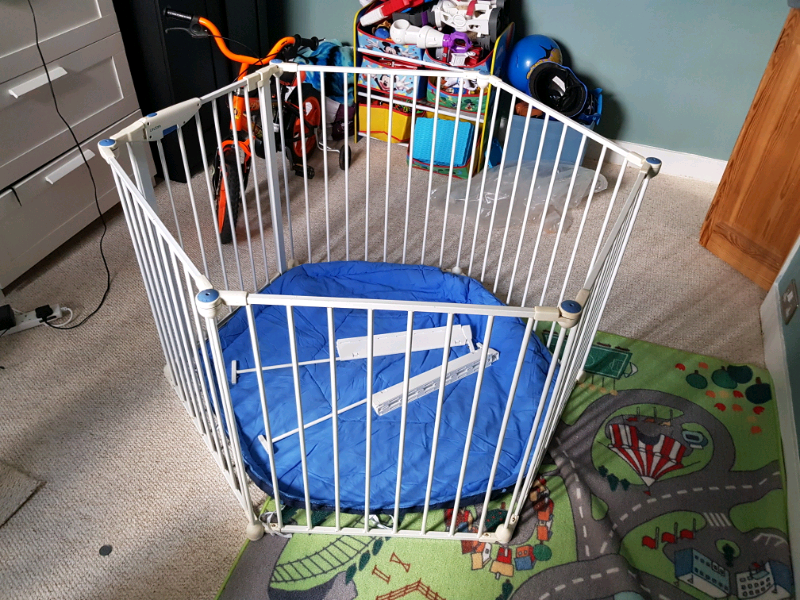 lindam safe and secure playpen